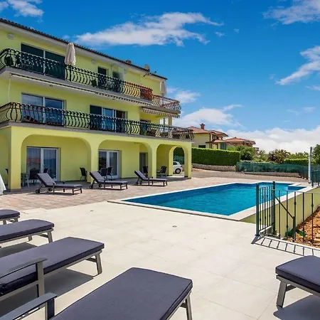 Apartment Igor - With Pool *