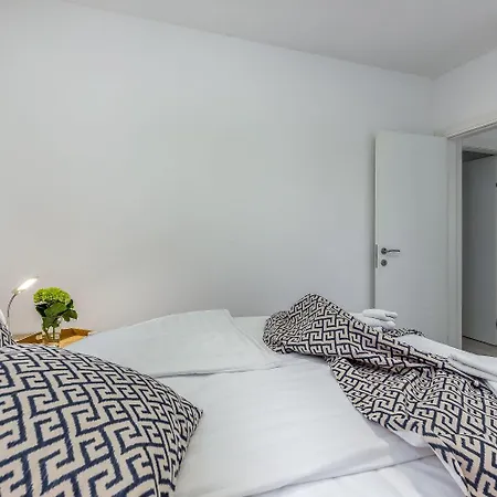 Apartment Igor - With Pool Kostrena