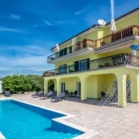 Igor - With Pool Apartament *